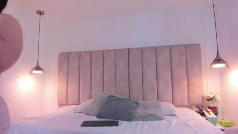 Snapshot of julieta_jane_ chatting on October 15, 3:39 am Julieta online show from October 15, 3:39 am