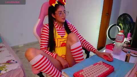 julieta_rose19 online show from April 5, 9:56 pm