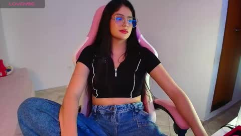 julieta_rose19 online show from April 9, 11:32 pm