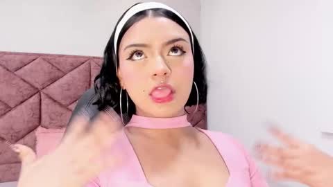 Snapshot of julieta_sweett20 chatting on November 20, 12:27 pm Julieta online show from November 20, 12:27 pm