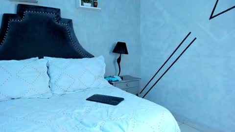 Snapshot of julietakane chatting on December 9, 8:44 pm julietakane online show from December 9, 8:44 pm