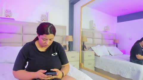 Snapshot of julietakane chatting on December 16, 2:25 am julietakane online show from December 16, 2:25 am