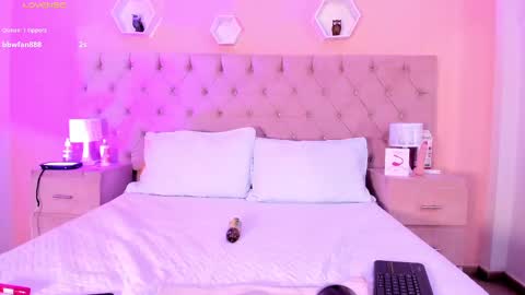 Snapshot of julietakane chatting on March 1, 5:31 am julietakane online show from March 1, 5:31 am