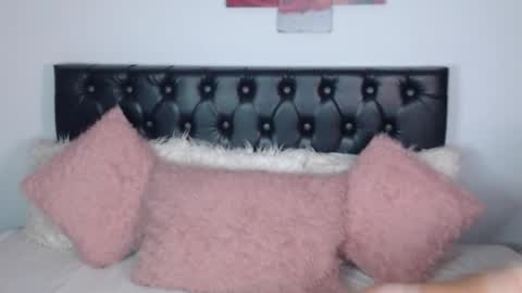 Snapshot of julietha_fox chatting on September 19, 4:58 am julietha fox online show from September 19, 4:58 am
