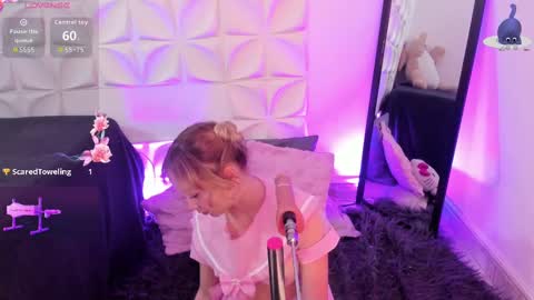 Snapshot of juliethmosss chatting on October 28, 8:11 pm Julieth online show from October 28, 8:11 pm