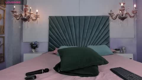 Juliet online show from September 25, 3:54 am