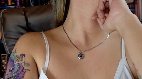 Julietta Jackson online show from January 11, 8:10 pm