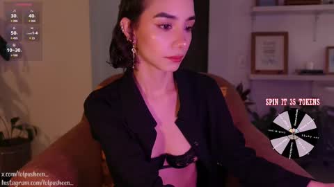 Snapshot of juliette_dee chatting on January 24, 9:15 pm Juliette Dee online show from January 24, 9:15 pm