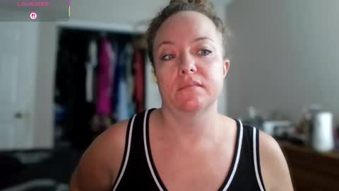 Snapshot of julimonroe chatting on September 13, 12:27 pm Juli Monroe online show from September 13, 12:27 pm