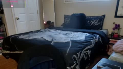 Snapshot of julimonroe chatting on September 26, 11:31 pm Juli Monroe online show from September 26, 11:31 pm