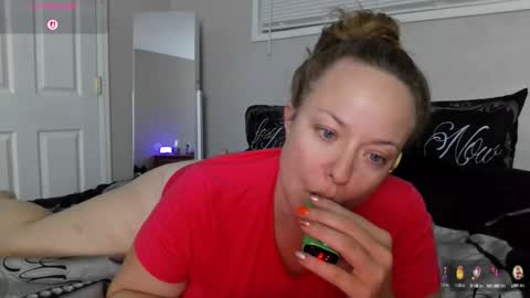 Snapshot of julimonroe chatting on October 14, 3:40 am Juli Monroe online show from October 14, 3:40 am