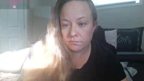 Snapshot of julimonroe chatting on November 9, 9:57 pm Juli Monroe online show from November 9, 9:57 pm