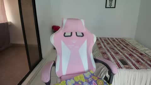 Snapshot of juline_smithh chatting on September 12, 12:38 pm Juline Smith online show from September 12, 12:38 pm