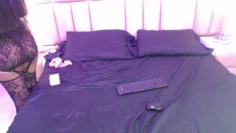 julitpink online show from October 4, 11:41 am