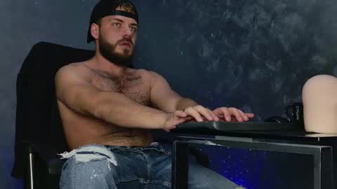 JULiUS   online show from November 26, 8:32 pm