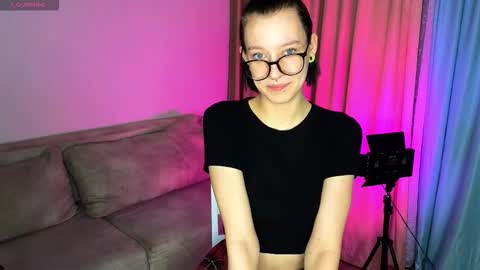 NaOmi online show from November 8, 2:17 pm