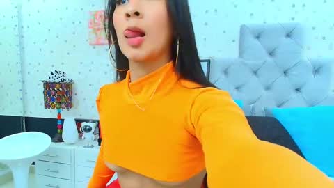 Snapshot of jullietareyes chatting on February 10, 11:46 am Julieta Reyes online show from February 10, 11:46 am