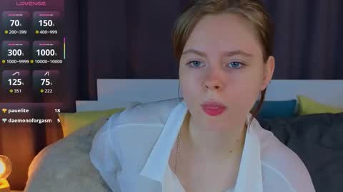 Snapshot of jullietebliss chatting on November 3, 5:25 pm Julie online show from November 3, 5:25 pm