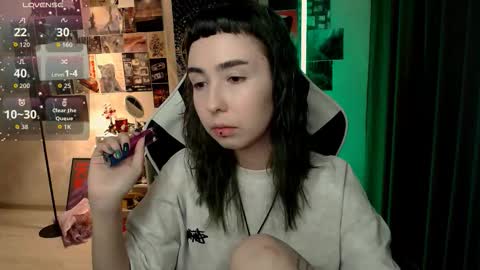 Snapshot of julscinamon chatting on September 25, 5:27 pm Baroness Von Cringe online show from September 25, 5:27 pm