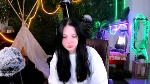 Snapshot of julsmumi chatting on September 30, 9:25 am Juls online show from September 30, 9:25 am