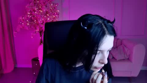 Snapshot of julsmumi chatting on October 14, 9:32 am Juls online show from October 14, 9:32 am