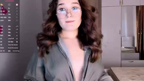 Julie online show from February 27, 1:28 pm