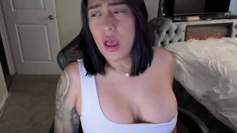 julyclb online show from April 20, 1:47 pm