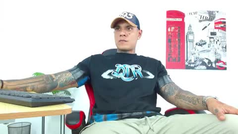 juniior_333 online show from November 26, 8:32 pm