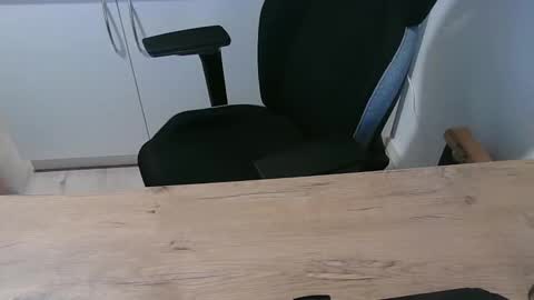 Snapshot of junk2711 chatting on February 26, 3:19 pm junk2711 online show from February 26, 3:19 pm