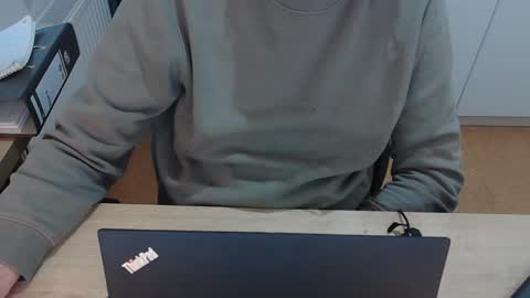 Snapshot of junk2711 chatting on November 25, 1:11 pm junk2711 online show from November 25, 1:11 pm