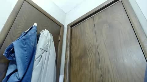 Snapshot of junk_yard_dog chatting on November 22, 5:34 pm Dave online show from November 22, 5:34 pm