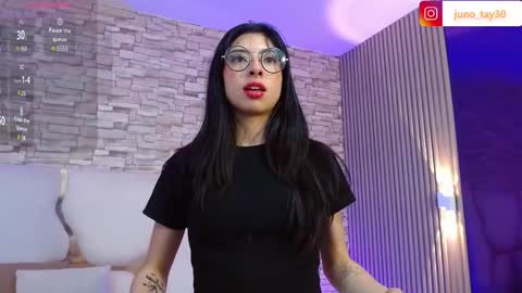 Snapshot of juno_tay chatting on September 27, 7:52 pm JUNO online show from September 27, 7:52 pm