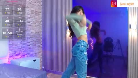 Snapshot of juno_tay chatting on October 16, 11:44 am JUNO online show from October 16, 11:44 am