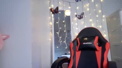 junovaughn online show from October 16, 1:17 am