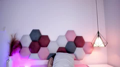 Jupiter Fox online show from September 15, 11:05 pm