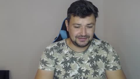 Snapshot of just_a_nice_guy_27 chatting on October 30, 11:22 am Alex online show from October 30, 11:22 am