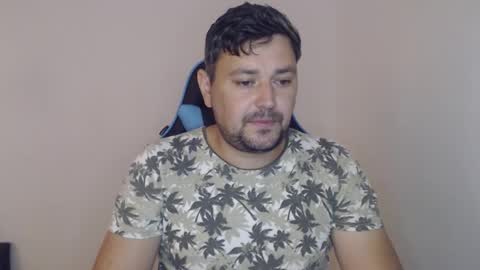 Snapshot of just_a_nice_guy_27 chatting on October 31, 11:33 am Alex online show from October 31, 11:33 am