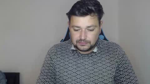 Snapshot of just_a_nice_guy_27 chatting on November 1, 11:23 am Alex online show from November 1, 11:23 am