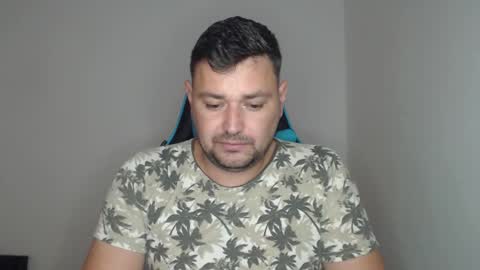 Snapshot of just_a_nice_guy_27 chatting on November 13, 11:20 am Alex online show from November 13, 11:20 am