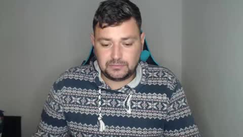 Snapshot of just_a_nice_guy_27 chatting on November 19, 11:21 am Alex online show from November 19, 11:21 am