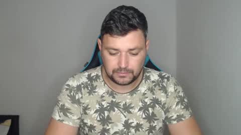 Snapshot of just_a_nice_guy_27 chatting on November 21, 11:20 am Alex online show from November 21, 11:20 am