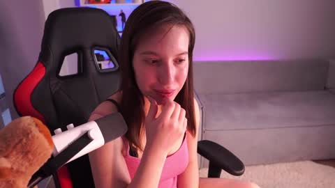 Snapshot of just_emmy chatting on January 23, 4:52 am just call me Emmy online show from January 23, 4:52 am