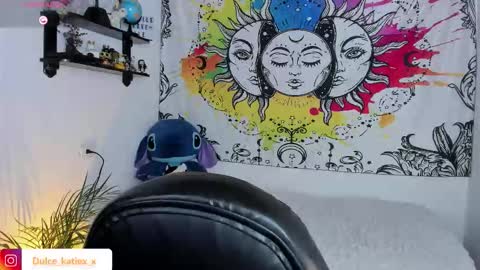 Snapshot of just_katiex chatting on November 8, 12:22 am Sofia online show from November 8, 12:22 am