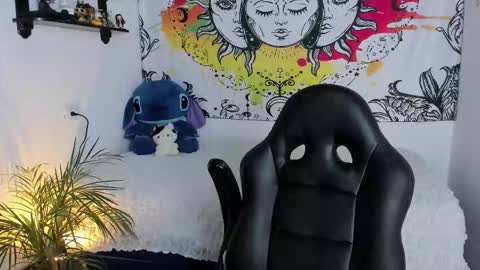 Snapshot of just_katiex chatting on November 9, 12:36 pm Sofia online show from November 9, 12:36 pm