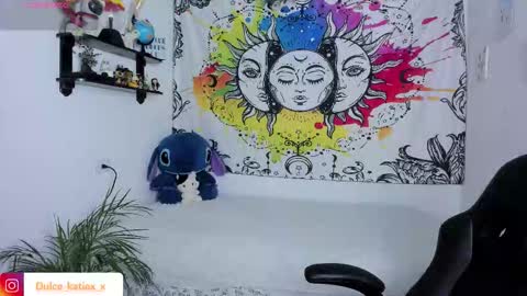 Snapshot of just_katiex chatting on November 19, 12:16 pm Sofia online show from November 19, 12:16 pm