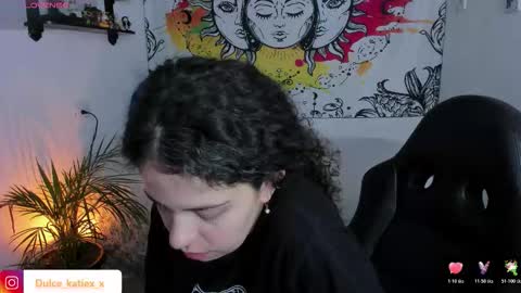 Snapshot of just_katiex chatting on December 2, 6:14 pm Sofia online show from December 2, 6:14 pm