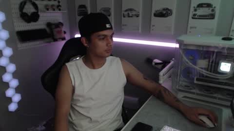 Rhys online show from November 15, 7:10 pm