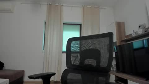 Chloe online show from October 27, 7:01 am