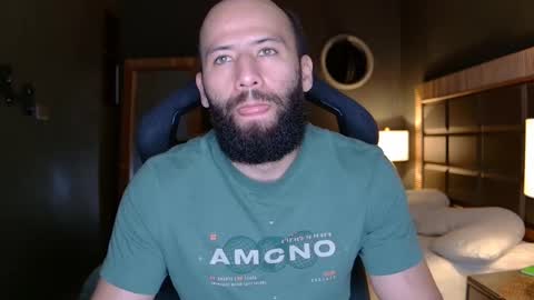 Snapshot of justin_hton chatting on November 9, 1:37 am Justin online show from November 9, 1:37 am