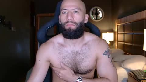 Snapshot of justin_hton chatting on November 9, 8:18 pm Justin online show from November 9, 8:18 pm